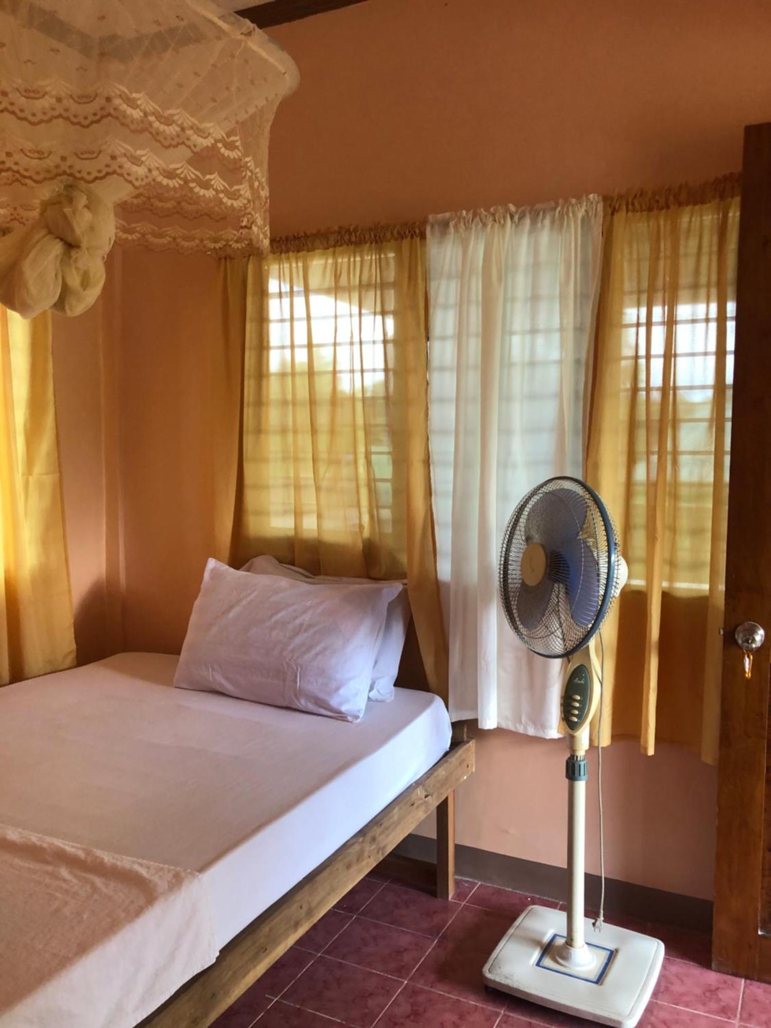 Fely's Homestay Batuan Luaran gambar